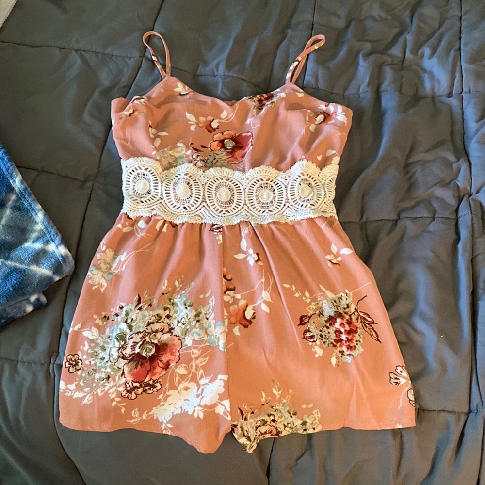 Rue 21 Floral Romper, Medium